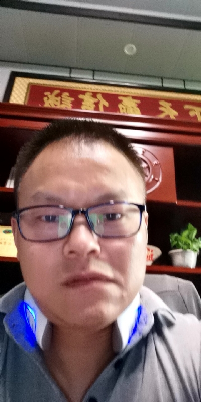 模具工匠的第一张照片--邢台相亲服务中心