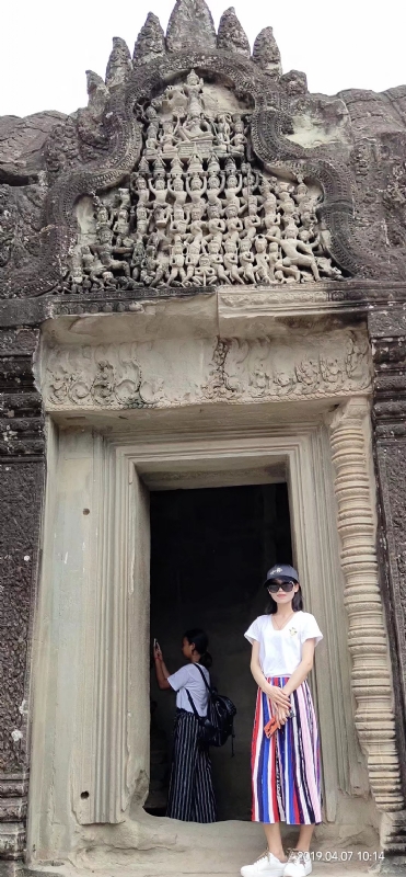 桃花与酒的第三张照片--邢台相亲服务中心