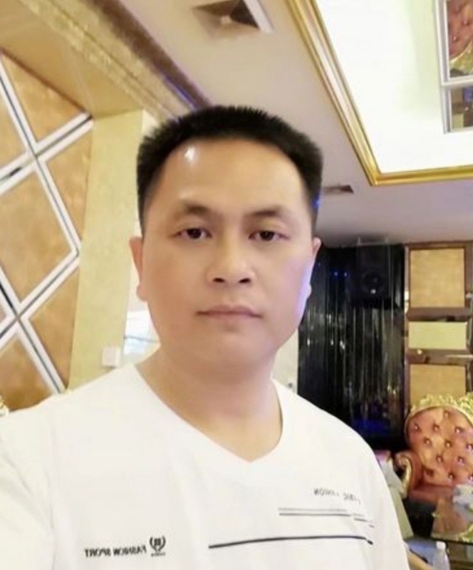 小梁的第二张照片--邢台相亲服务中心