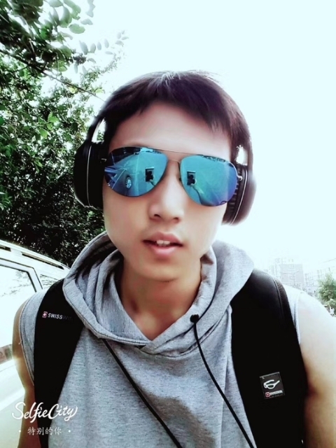 失意的人的第一张照片--邢台相亲服务中心