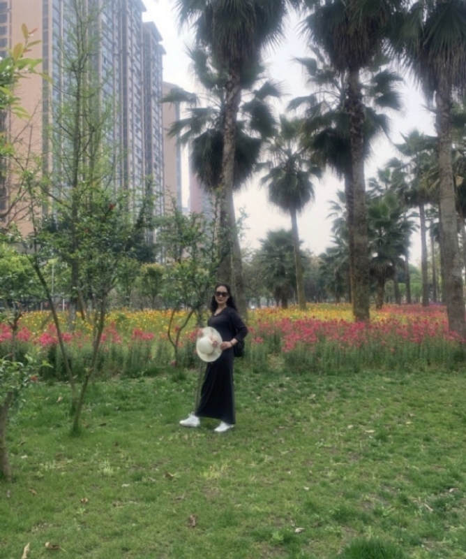 粉墨登场的第一张照片--邢台相亲服务中心