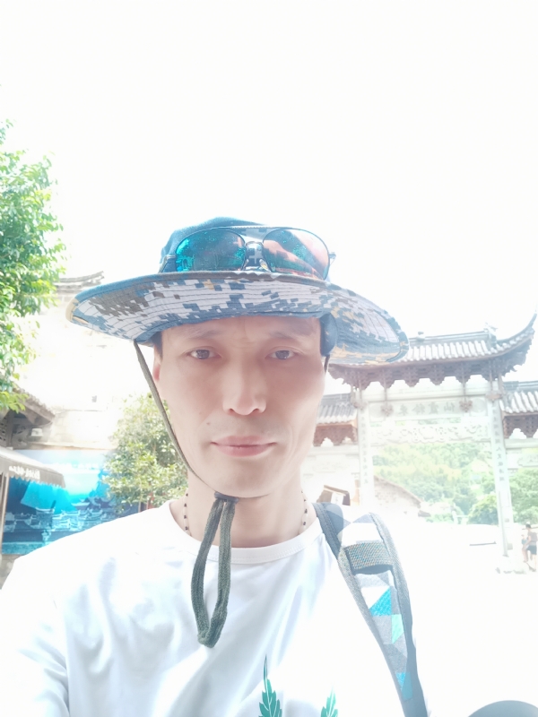 童群海的第一张照片--邢台相亲服务中心