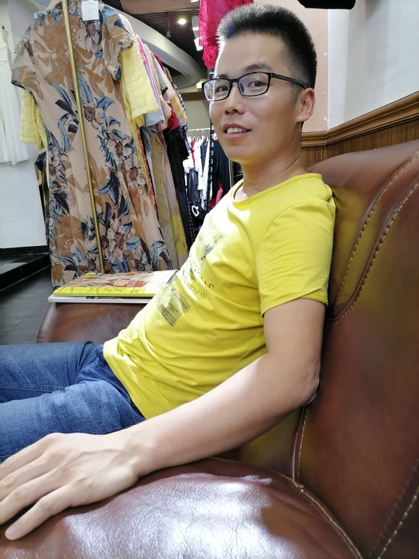 汪顺鹏的第一张照片--邢台相亲服务中心