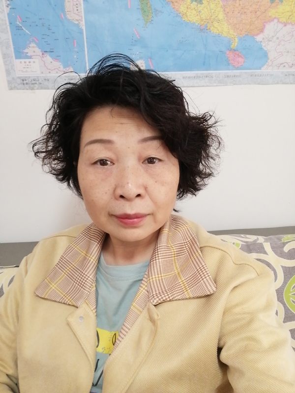 香水百合的第一张照片--邢台相亲服务中心