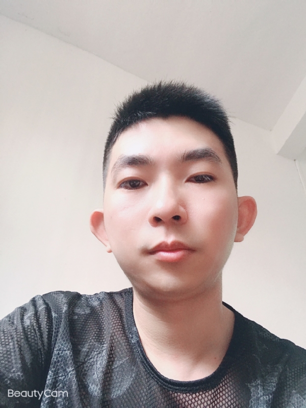 诚恳的第一张照片--邢台相亲服务中心