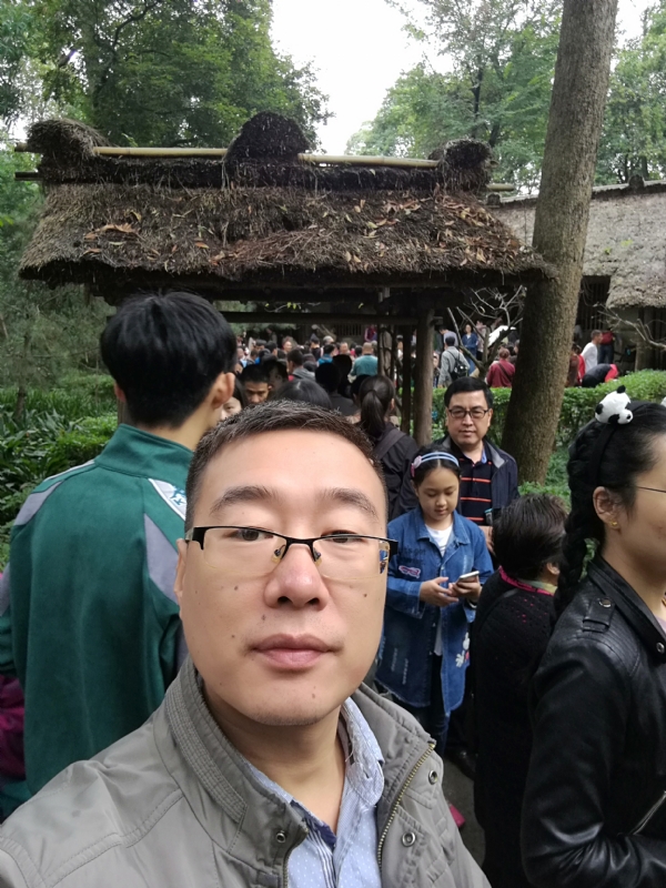 撑起一片天的第一张照片--邢台相亲服务中心