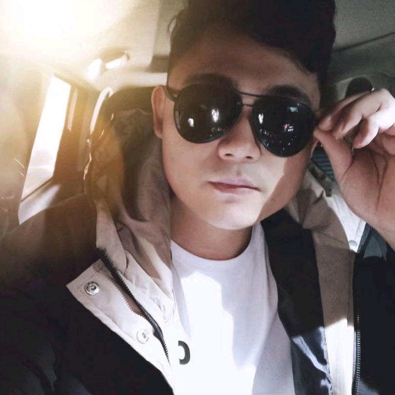 高大威武的第三张照片--邢台相亲服务中心