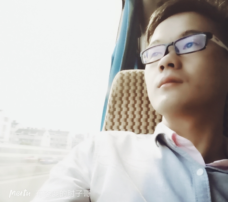 尹骏的第三张照片--邢台相亲服务中心