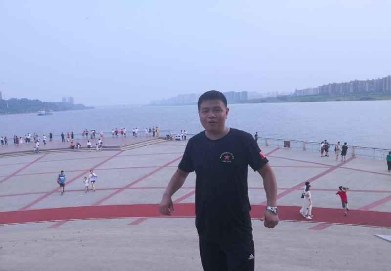 曾经心疼的我的第一张照片--邢台相亲服务中心