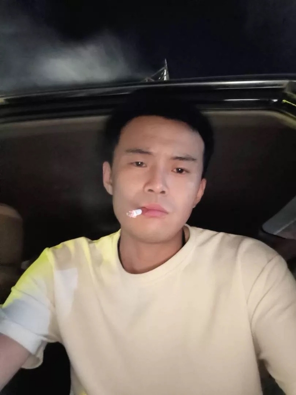 爱睡觉的土拨鼠的第一张照片--邢台相亲服务中心