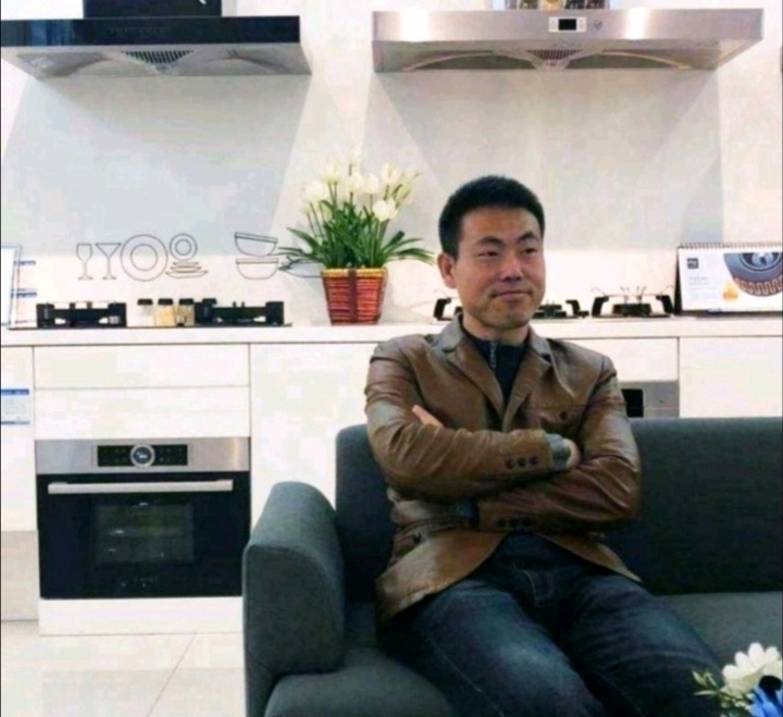 奋斗的执着的第一张照片--邢台相亲服务中心