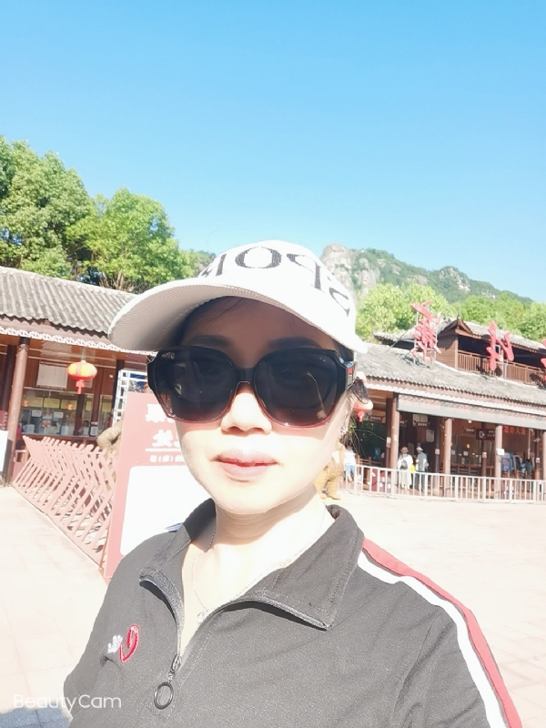 山百合的第一张照片--邢台相亲服务中心