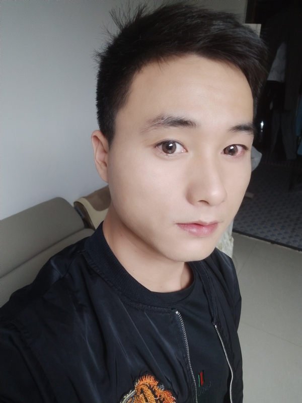 何凡的第三张照片--邢台相亲服务中心