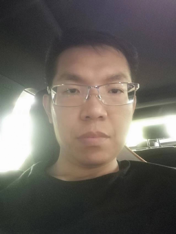 小黑包的第二张照片--邢台相亲服务中心