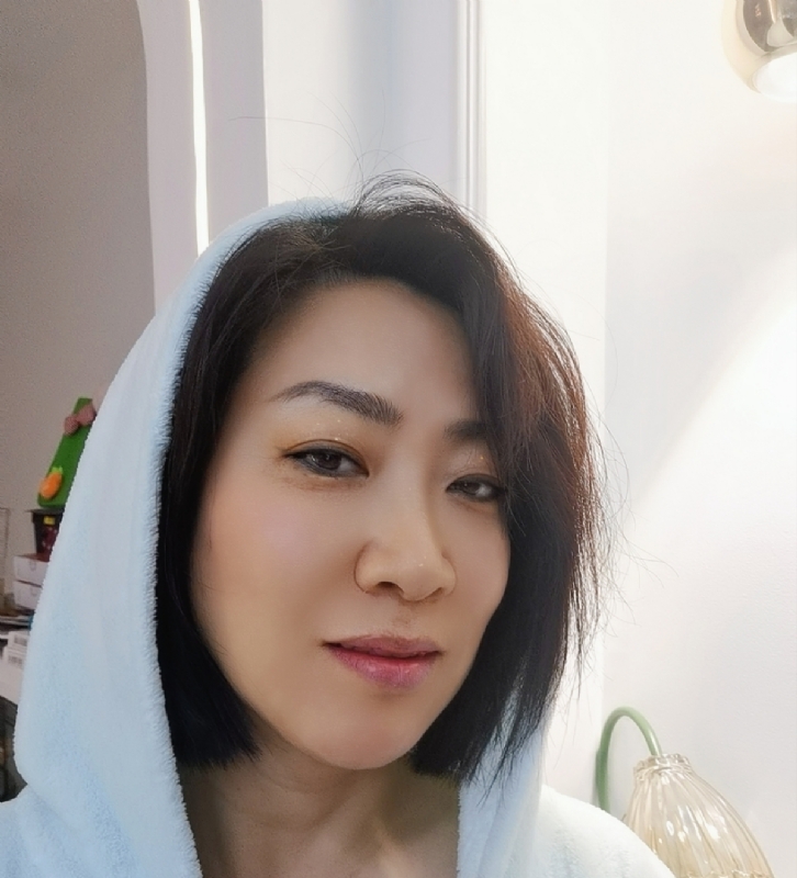 火玫瑰的第一张照片--邢台相亲服务中心