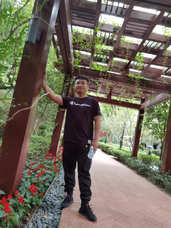 会飞的鱼的第一张照片--邢台相亲服务中心