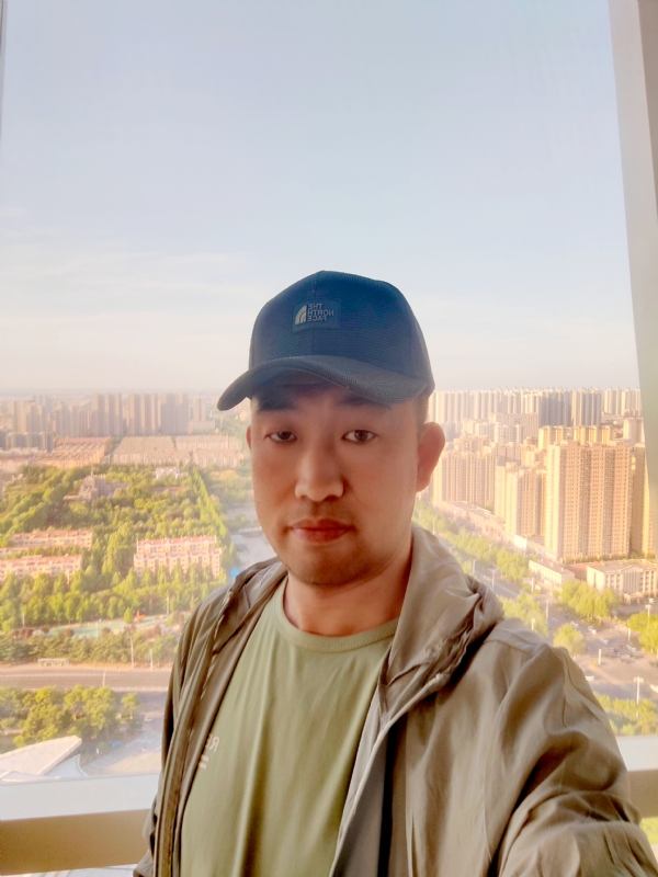 勇攀高峰的第二张照片--邢台相亲服务中心