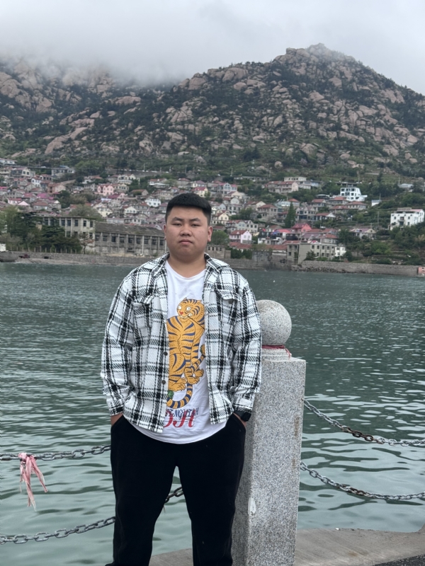 谨慎的第一张照片--邢台相亲服务中心