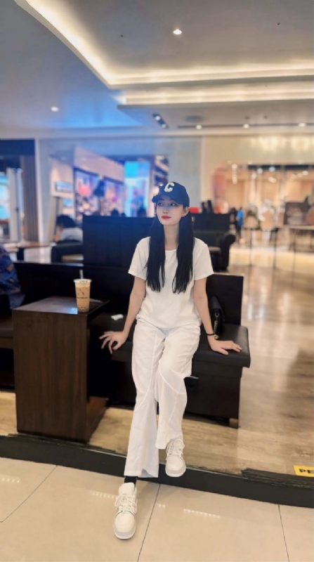 卖火柴的小女孩的第一张照片--邢台相亲服务中心