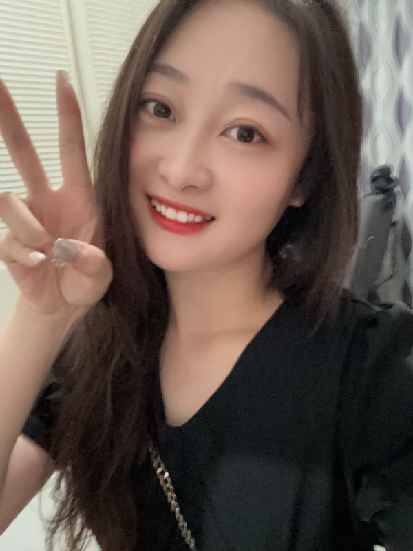 草莓的第一张照片--邢台相亲服务中心