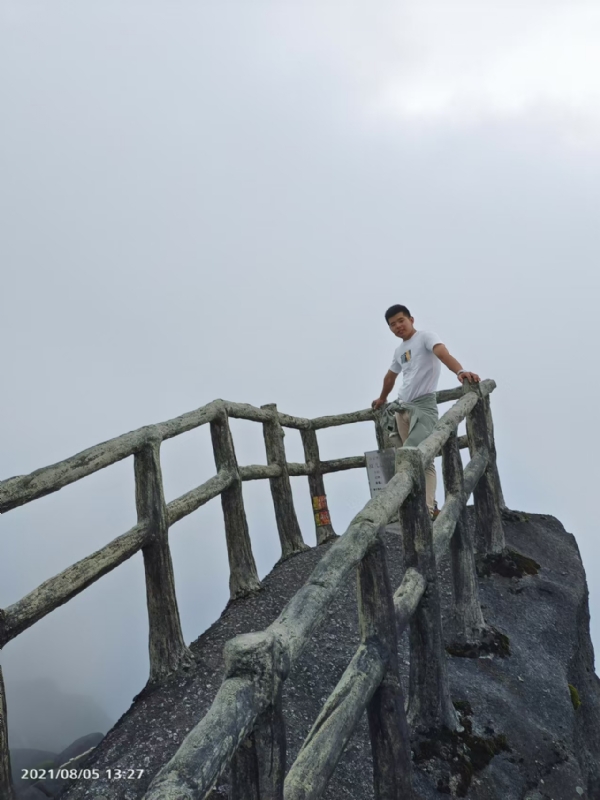 灰色轨迹的第一张照片--邢台相亲服务中心