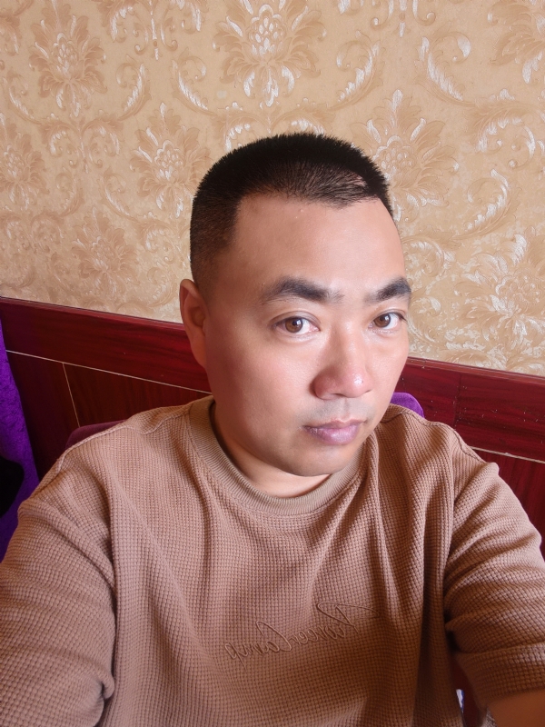 擦亮眼睛向前看的第一张照片--邢台相亲服务中心