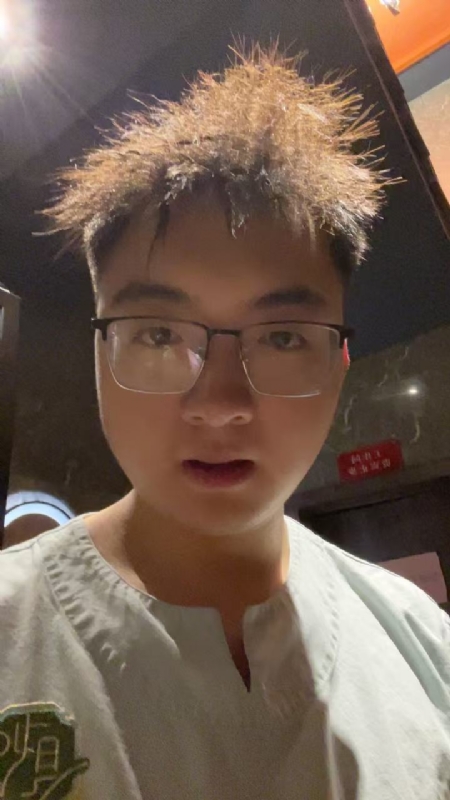 成熟稳重的男士的第一张照片--邢台相亲服务中心