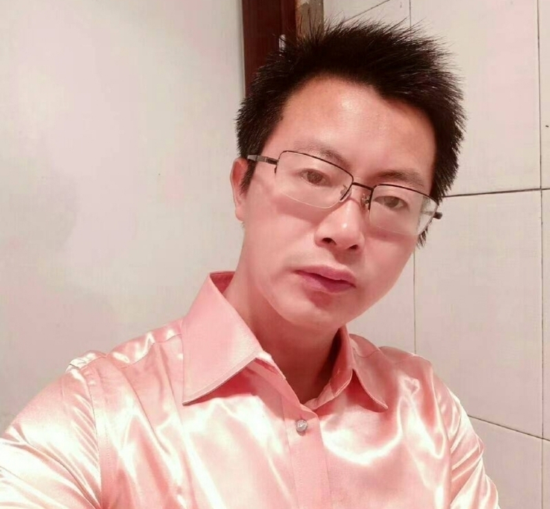 亮亮的第一张照片--邢台相亲服务中心