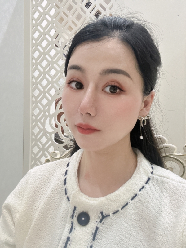 金莉的第一张照片--邢台相亲服务中心