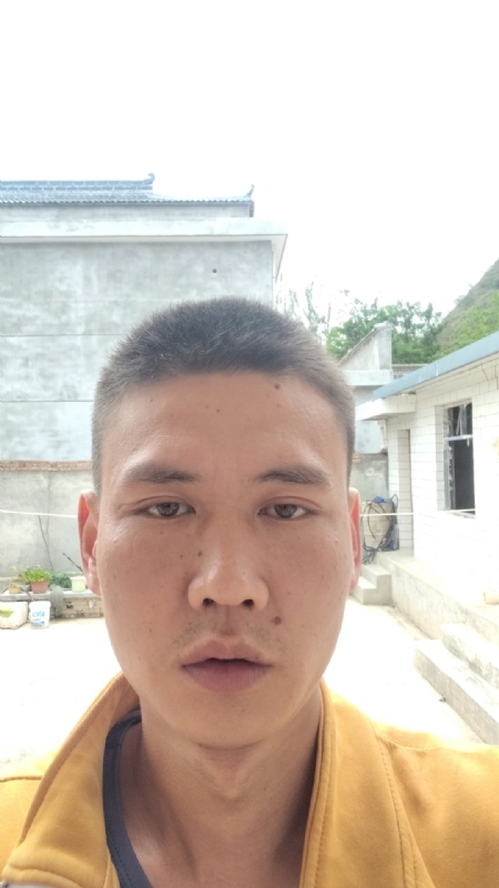 简单点的第一张照片--邢台相亲服务中心