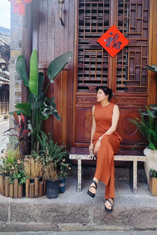 宛霞的第一张照片--邢台相亲服务中心