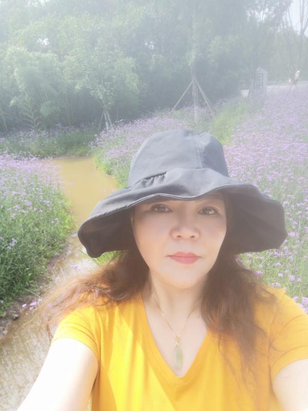 宛霞的第三张照片--邢台相亲服务中心