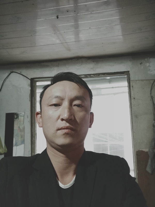 放弃爱你的第一张照片--邢台相亲服务中心