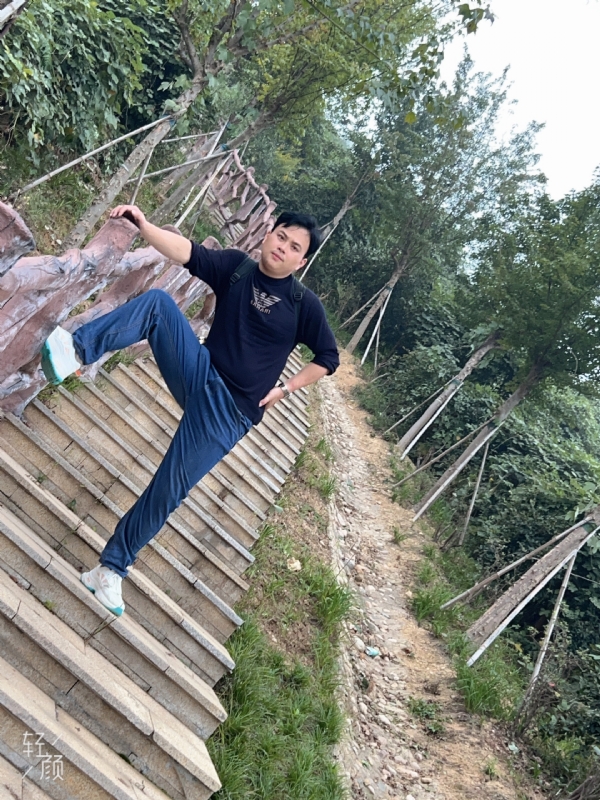 择一人白头偕老的第二张照片--邢台相亲服务中心