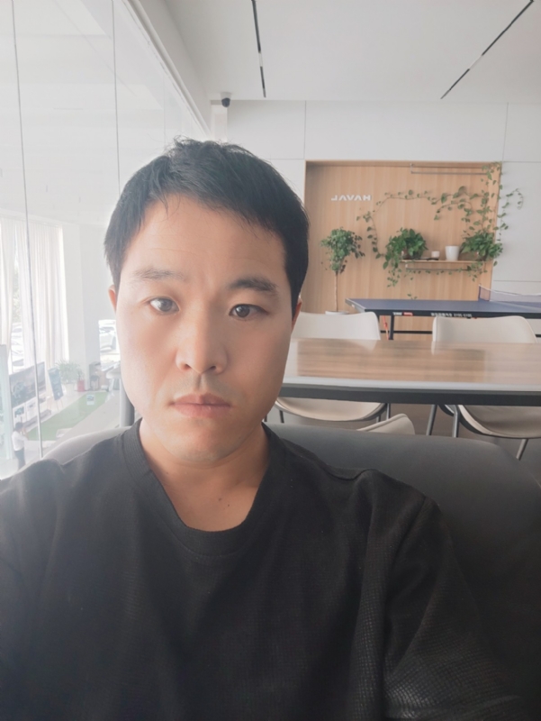 吊挂看风景的第一张照片--邢台相亲服务中心