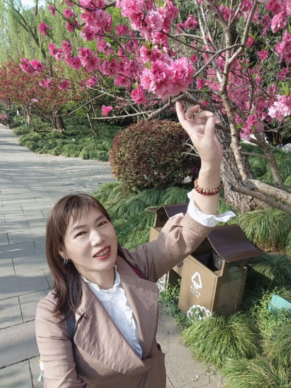 丽娜的第四张照片--邢台相亲服务中心