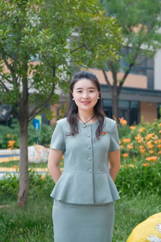 弯弯的第一张照片--邢台相亲服务中心