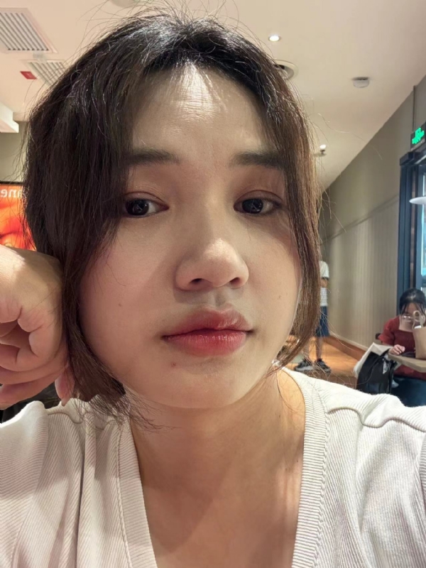 粉墨的第一张照片--邢台相亲服务中心